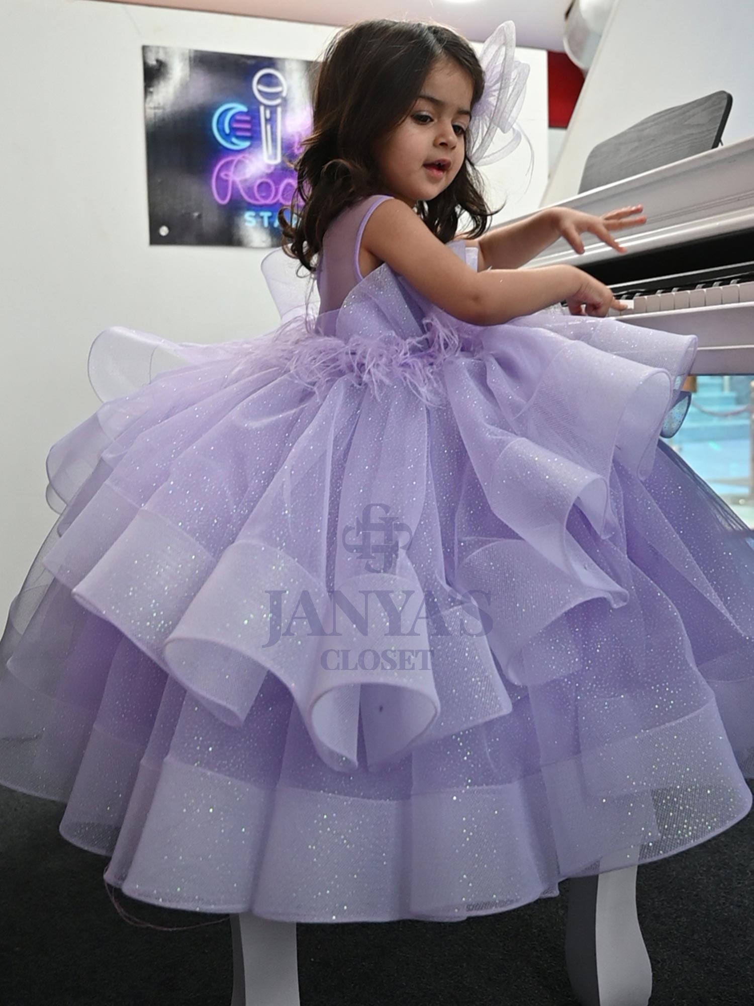 Janyas Closet Dazzling Dream Lilac Gown With Hair Pin